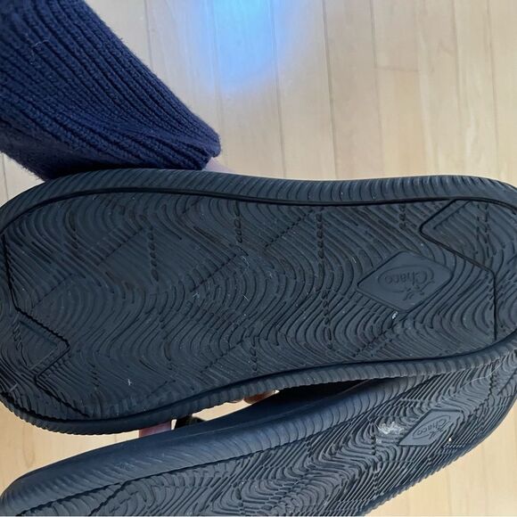 Chaco Women's Chillos Flip Flop Sandals in Black 7 - Picture 12 of 12